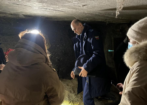 Провалившийся в опил слесарь, тараканы и вонь. В аварийном доме прокуратура Серова проводит проверку