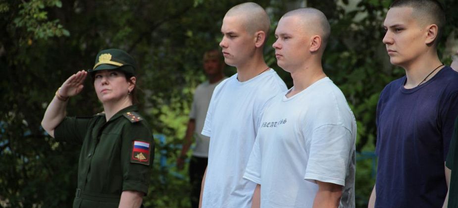 На службу в армию из Серова отправили 17 призывников
