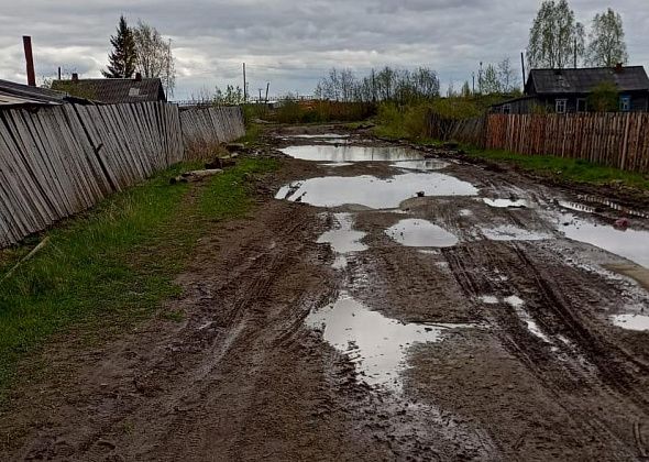 Под заявлением о состоянии дорог в Андриановичах и Ларьковке подписалось полторы сотни человек