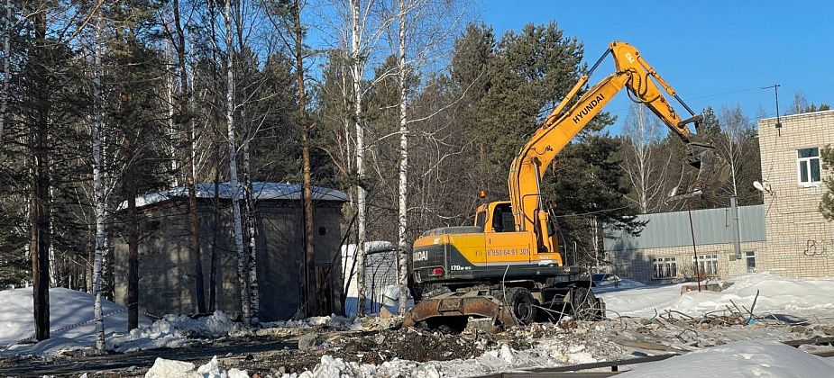 В Серове снесли старое здание морга, новое - пока не построили