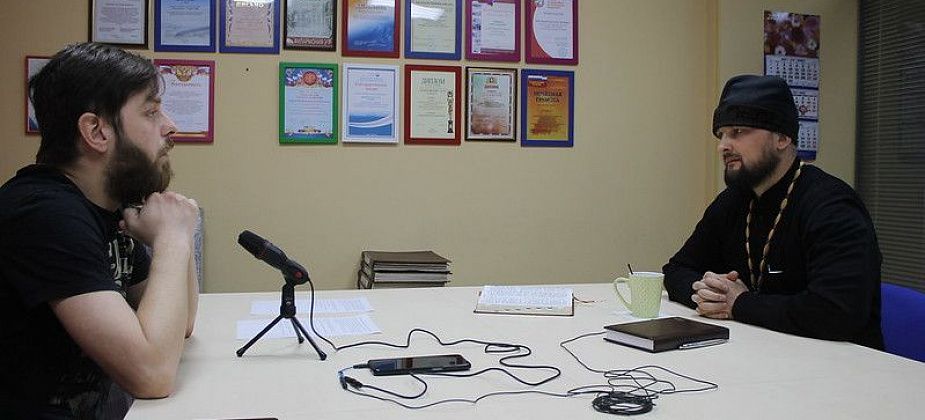 Не время для абортов... Как женщин отговаривают от прерывания беременности. Подкаст