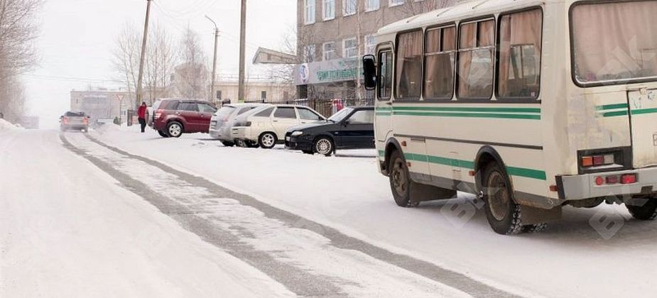 В Краснотурьинске психически нездоровый мужчина угнал автобус и повредил его в поселке Андриановичи