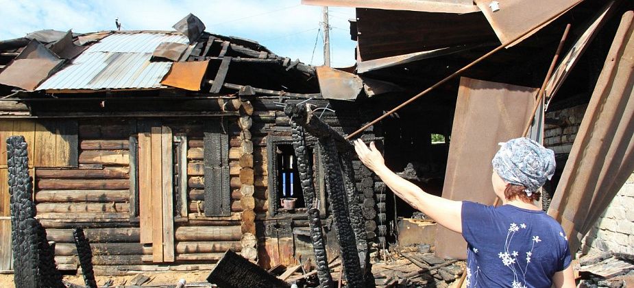 Серовчанка благодарит за помощь погорельцам. Отдельно - человека, который спас ее сына и мужа