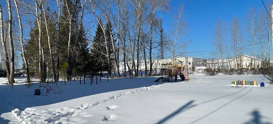 Власти Серова сдают в аренду участок с детской площадкой – под строительство магазина