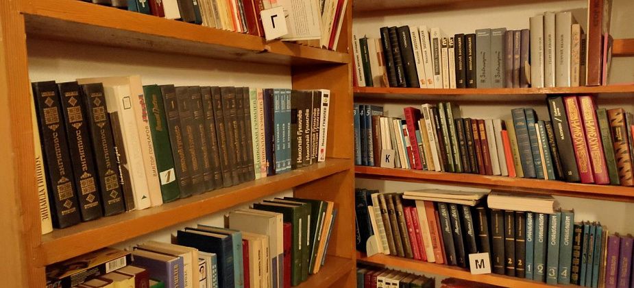 Брэдбери, Оруэлл, Донцова, Маяковский. Для библиотек Серова закупают 1149 книг