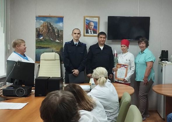 Полиция поблагодарила серовчан, которые спасли пенсионеров от переводов денег мошенникам