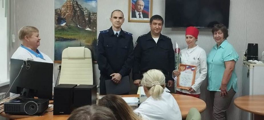 Полиция поблагодарила серовчан, которые спасли пенсионеров от переводов денег мошенникам