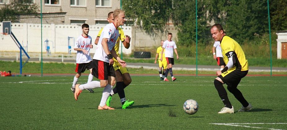 ФК "Серов" принимает участие в первенстве Северного управленческого округа по футболу. В субботу серовчане сыграют с новолялинцами