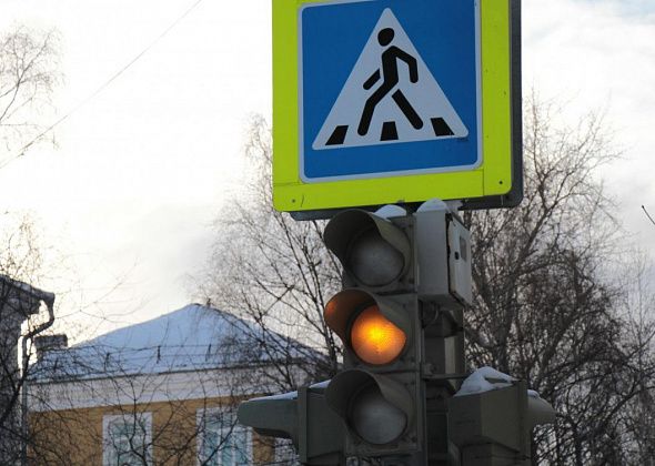 «Лучше я пропущу таких дурачков». Серовчанина возмущают автомобилисты, едущие на желтый сигнал светофора