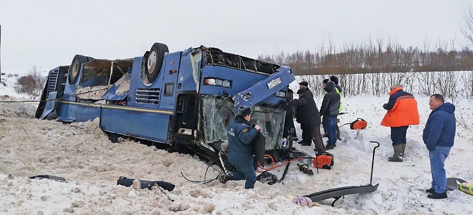 Под Калугой опрокинулся автобус с детьми. Погибли семь человек