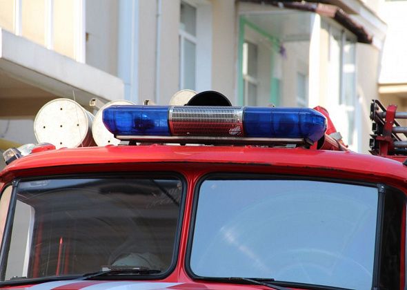 В подвале общежития горел мусор, а в коллективном саду под Серовом - баня