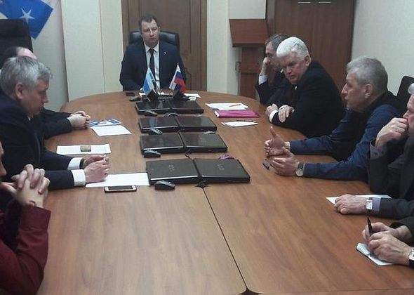 Глава Серова Сизиков обсудил «мусорную реформу» с представителями партий и общественниками