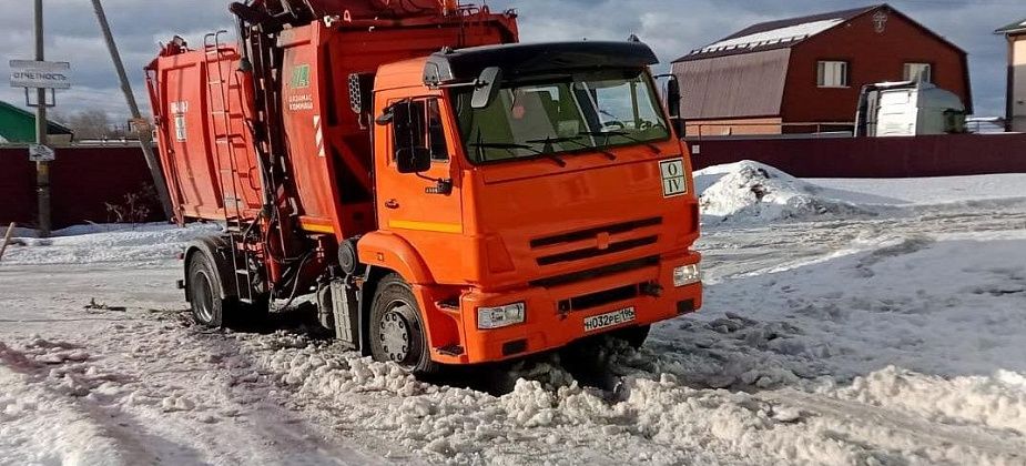 В Серове зарегистрировано 30 случаев, когда мусоровозы не смогли вывести ТКО из-за нечищеных дорог