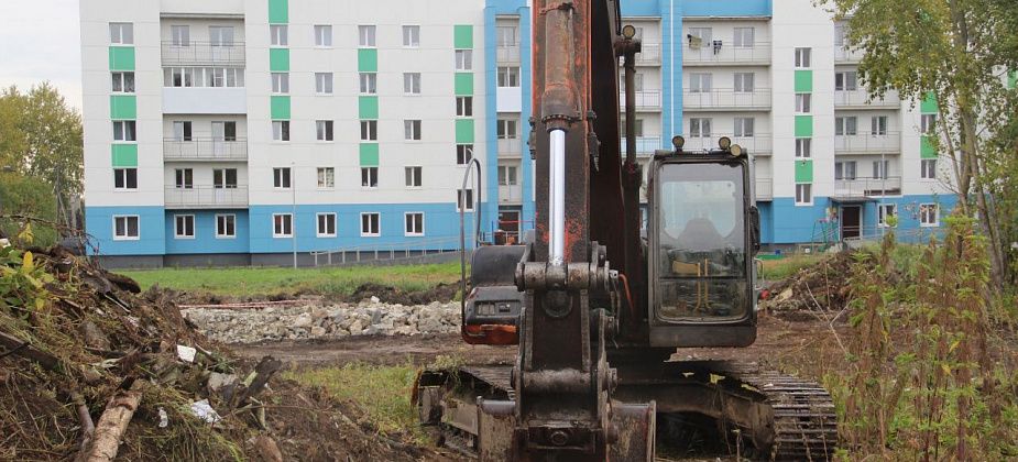 Возле новой школы в Серове началось строительство пятиэтажного дома