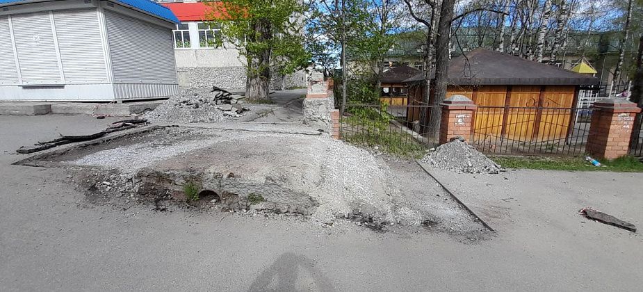 В Серове начали ремонтировать лестницу по улице Льва Толстого. Этого ранее добивалась прокуратура