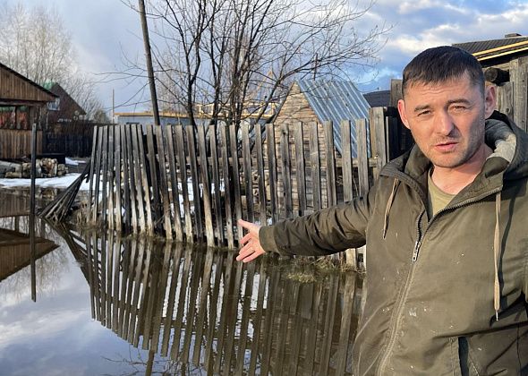 Под водой - огороды и главная дорога. Микрорайон Медянкино затопило вешними водами