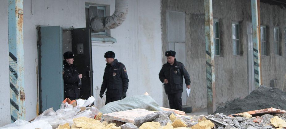 Уголовное дело о гибели серовчан после обрушения стены на складе прекращено