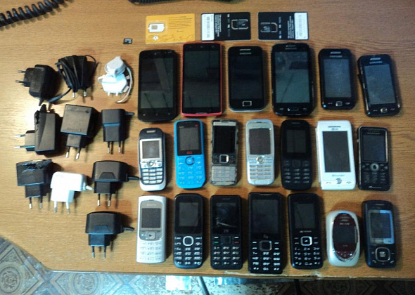В гаринскую колонию пытались перебросить 20 сотовых телефонов