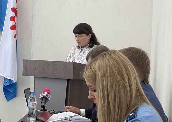 Дума Серова удостоила своими наградами 36 горожан, в основном - педагогов