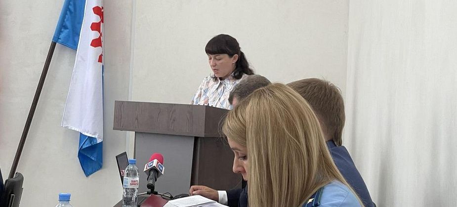 Дума Серова удостоила своими наградами 36 горожан, в основном - педагогов