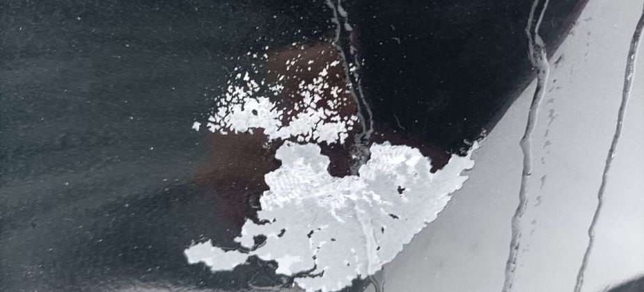 Чиновникам администрации попортили машины. Автомобиль депутата - расстреляли…