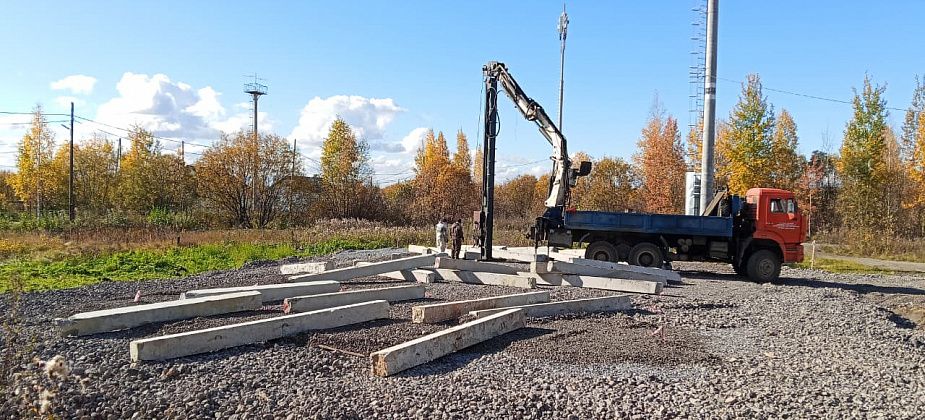 Для будущего храма в селе Филькино начали забивать сваи
