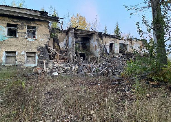 В поселке Энергетиков рушат бывшее «китайское общежитие»
