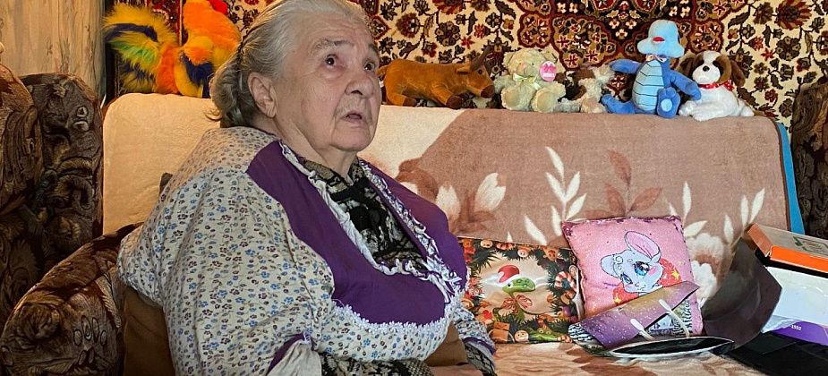 В Серове пенсионерка, в квартире которой обвалился потолок, ждет ремонта