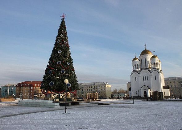 В Серове проведут новогодние елки, концерты, спектакли. Но хороводы под запретом...