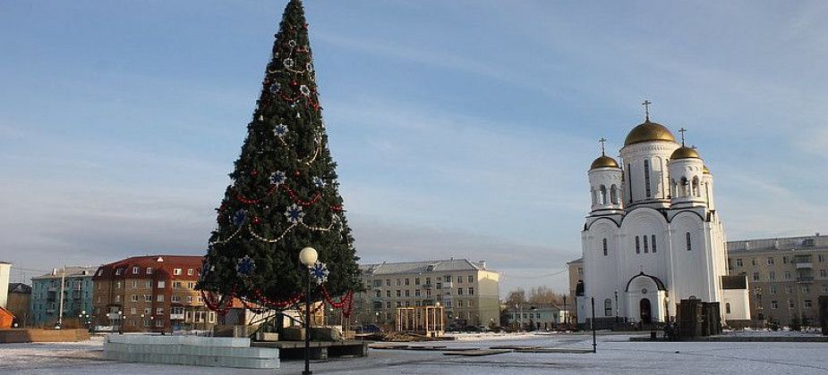 В Серове проведут новогодние елки, концерты, спектакли. Но хороводы под запретом...