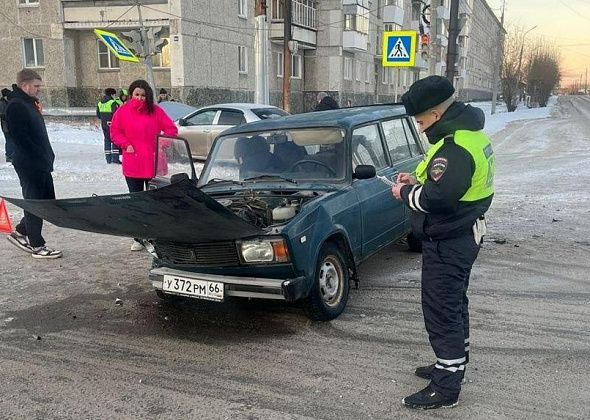 За два дня на одном и том же перекрестке в Серове произошло два ДТП