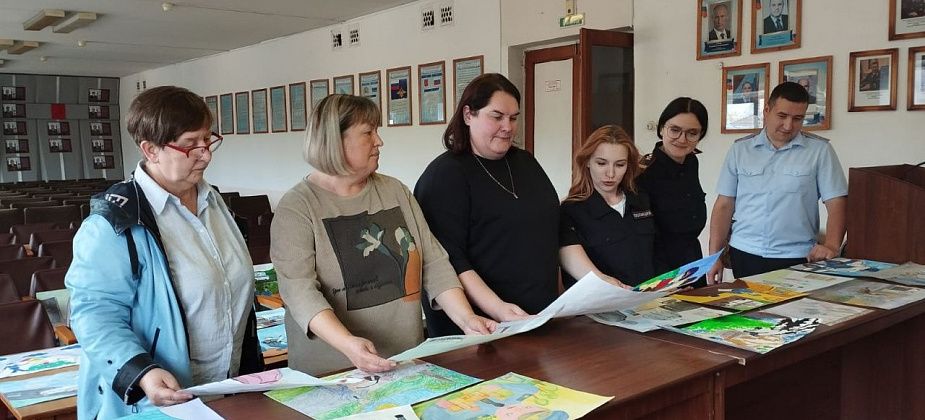 Полиция Серова подвела итоги конкурсов детских рисунков 