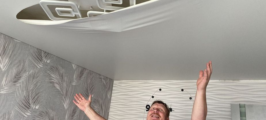 Полтора десятка затопленных квартир и травмированная нога - последствия потопа в серовской пятиэтажке