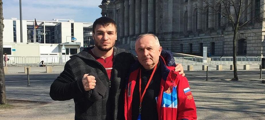 Воспитанник уроженца Серова, тренера по боксу Александра Мартынова, взял бронзу на Олимпиаде в Токио