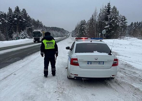 ГАИ Серова предупредила водителей о колее на трассе