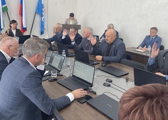 Благодарственные письма Думы Серова получат 13 серовчан, Почетные грамоты - 12