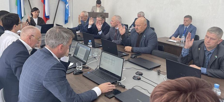 Благодарственные письма Думы Серова получат 13 серовчан, Почетные грамоты - 12