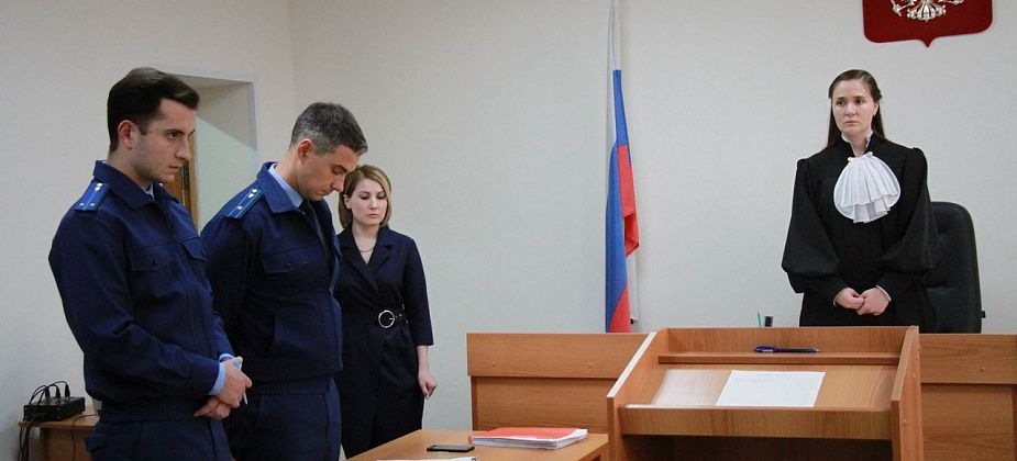 Про «Длинного», наркотики в чайнике и тайник в ботинке. В Серове судят обвиняемых незаконном обороте наркотиков