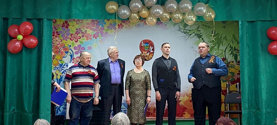 Ко Дню Победы в обществе слепых прошел концерт. Волонтеры рассказали о голосовании за благоустройство в Серове 