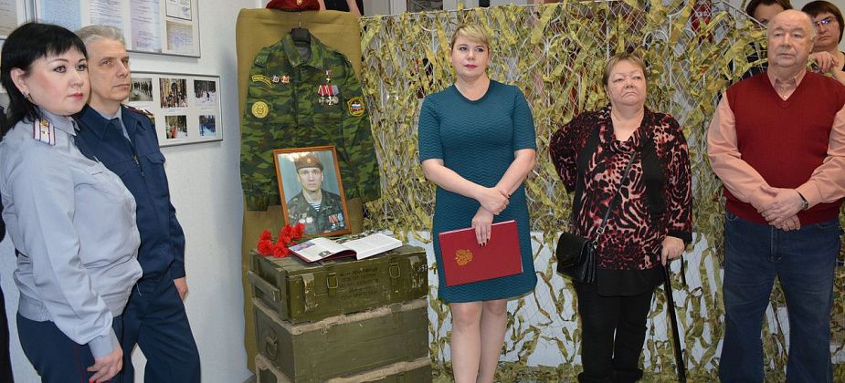 В столице Урала открылась выставка, посвященная памяти спецназовца Сергея Багаева, уроженца Серова