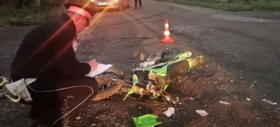 Подросток на питбайке устроил в Серове ДТП. Пострадал сам, травмировал своего пассажира