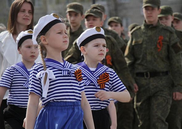 В Серове прошел второй парад дошкольников и воспитанников военно-патриотических клубов
