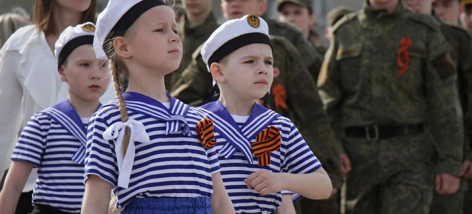В Серове прошел второй парад дошкольников и воспитанников военно-патриотических клубов