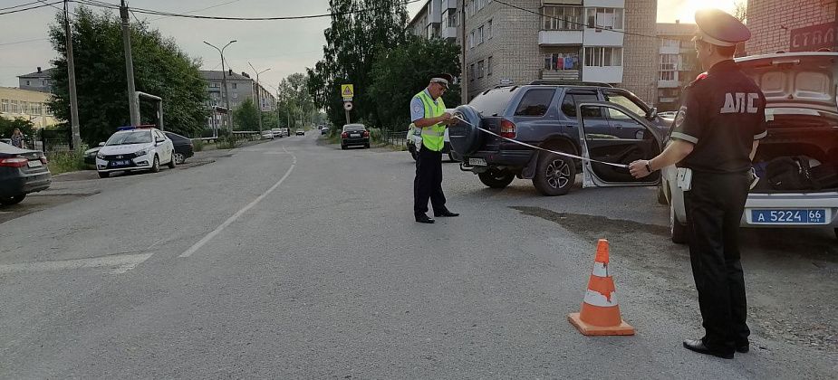 В Серове "Опель" наехал на ребенка, который переходил дорогу на зеленый сигнал светофора