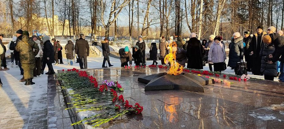 В Серове прошел митинг, посвященный Дню героев Отечества