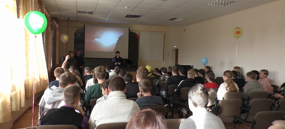 В Серовской школе-интернате прошел круглый стол с участковыми уполномоченными полиции