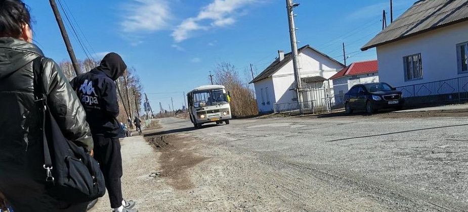 Серовчане попросили главу решить вопрос с ремонтом дороги до Филькино и автобусом №15