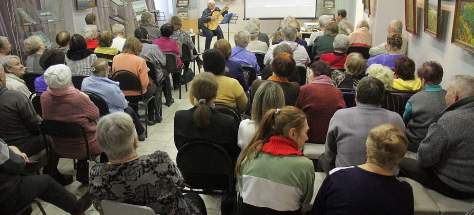 Уральские песни от белорусского парня. В Серове прошел концерт, посвященный Арону Круппу 
