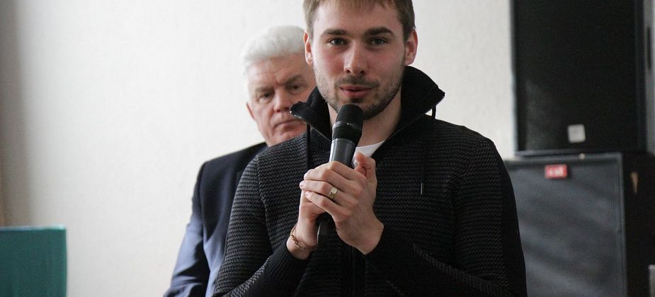 Антон Шипулин первым подал документы для участия в праймериз "Единой России"