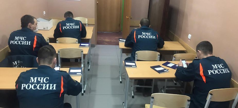 Серовские спасатели участвуют в героико-патриотическом диктанте «МЧС России – 30 лет во имя МЧС»